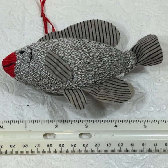 Stuffed Fish Plush Christmas Holiday Décor Hanging Ornament 5.5"x4" - Picture 11 of 11